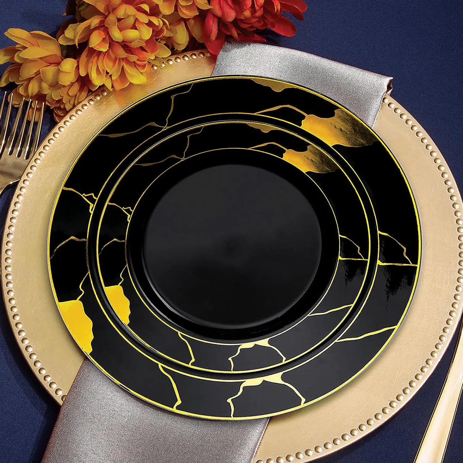 black_with_gold_marble_di_3.webp Black With Gold Marble Disposable Plastic Dinnerware Value Set (20 Settings)<Oriental Trading Sale