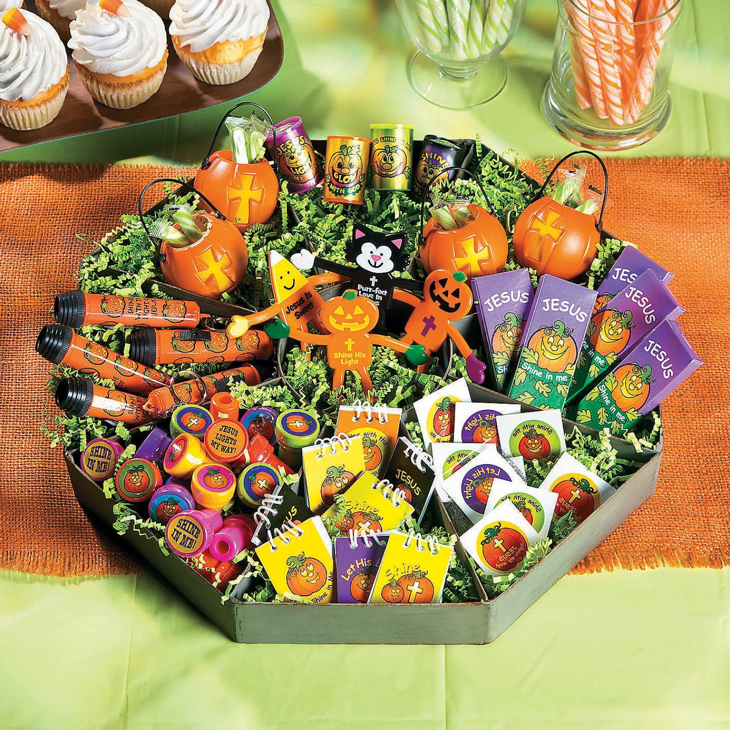 bulk__pc_christian_pumpki_2-6.webp Bulk 48 Pc. Christian Pumpkin Mini Spiral Notepads<Oriental Trading New