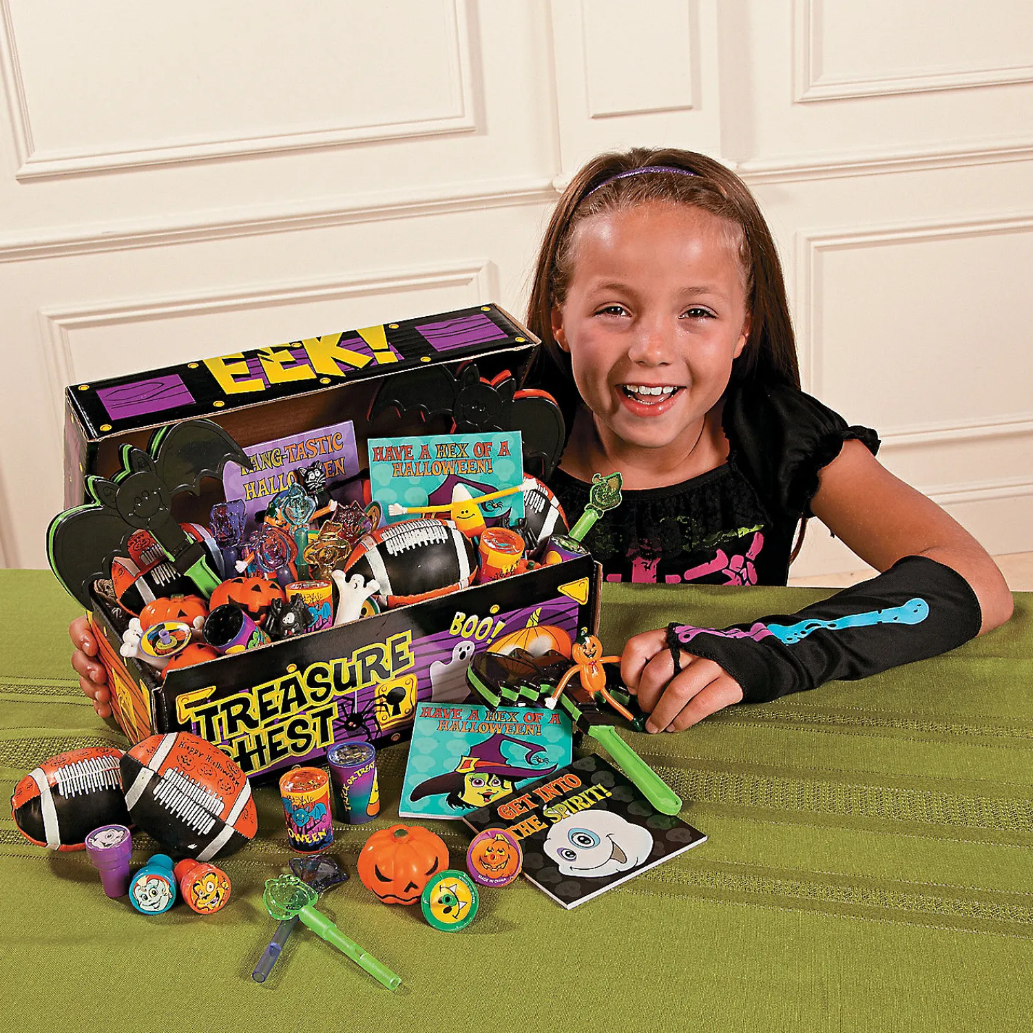 bulk__pc_deluxe_halloween_2.webp Bulk 50 Pc. Deluxe Halloween Treasure Chest Toy Assortment<Oriental Trading Best
