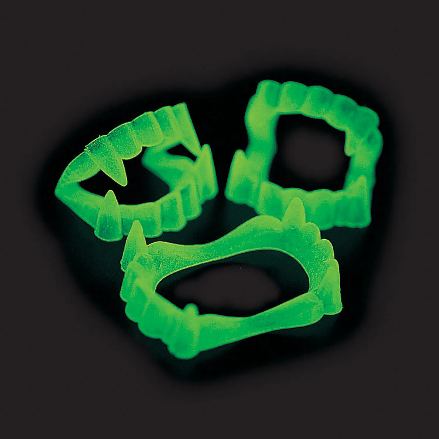 bulk__pc_glowinthedark_bp_2-1.webp Bulk 72 Pc. Glow-In-The-Dark Bpa-Free Plastic Vampire Fangs<Oriental Trading Hot
