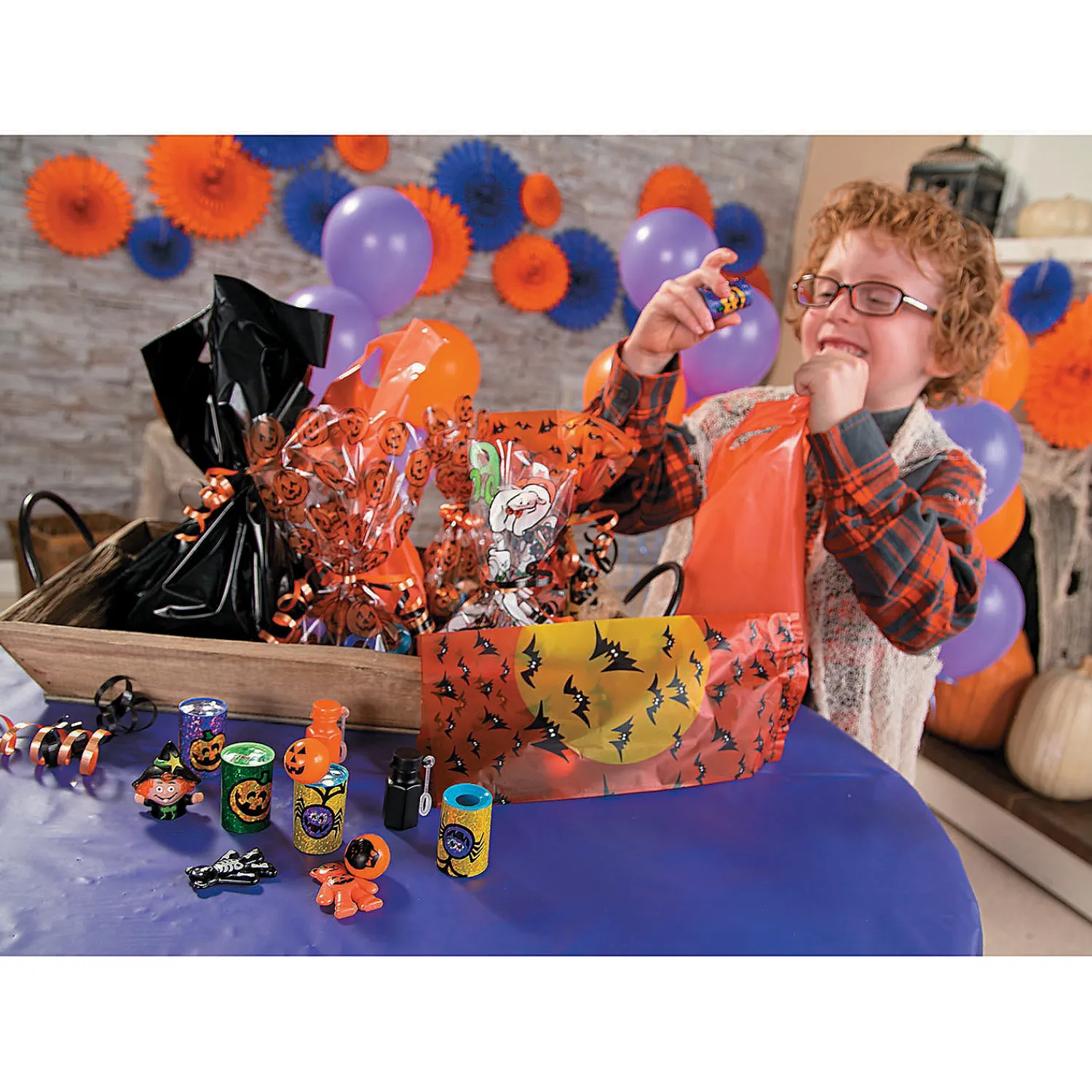 bulk__pc_solid_color_plas_2-1.webp Bulk 50 Pc. Solid Color Plastic Goody Bags<Oriental Trading Online