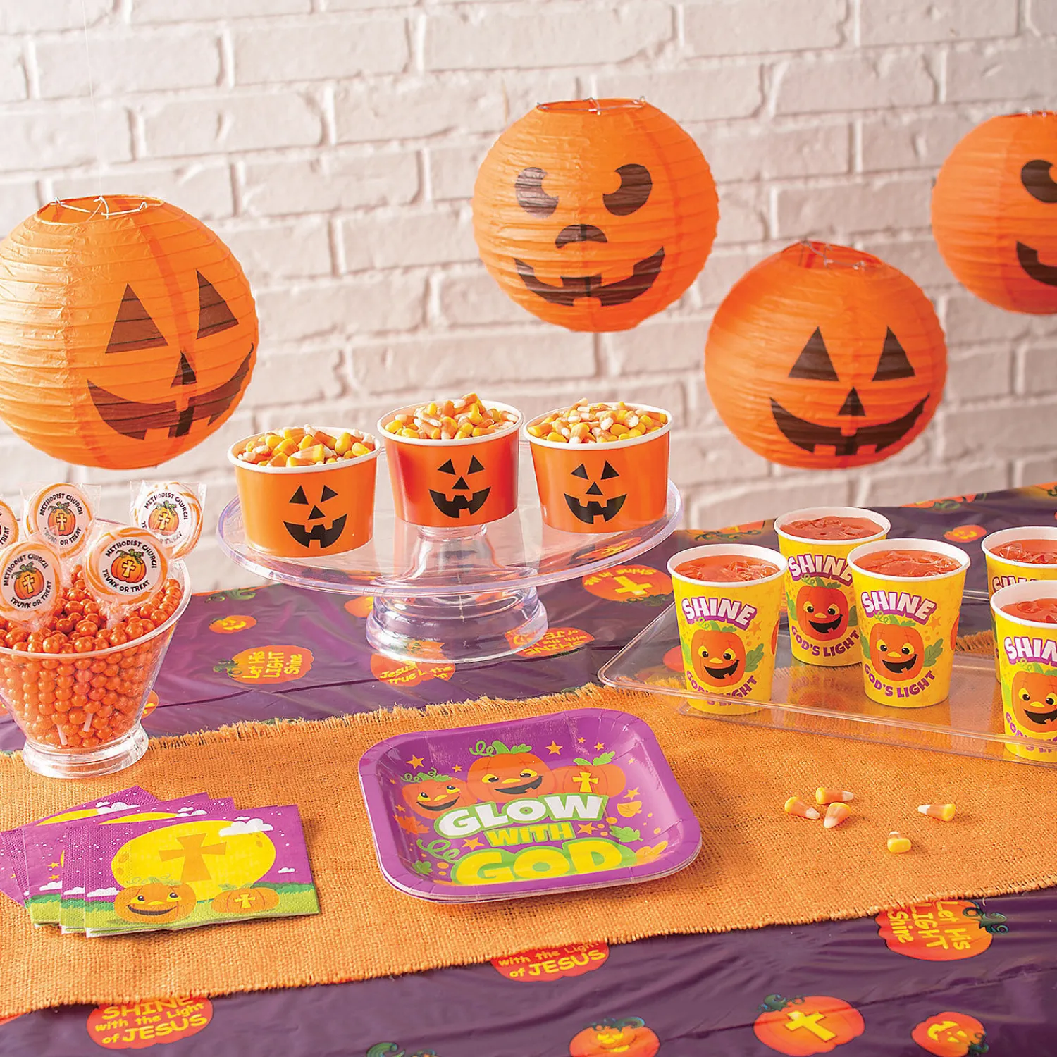 christian_pumpkin_plastic_1-1.webp Christian Pumpkin Plastic Tablecloth Roll<Oriental Trading Hot