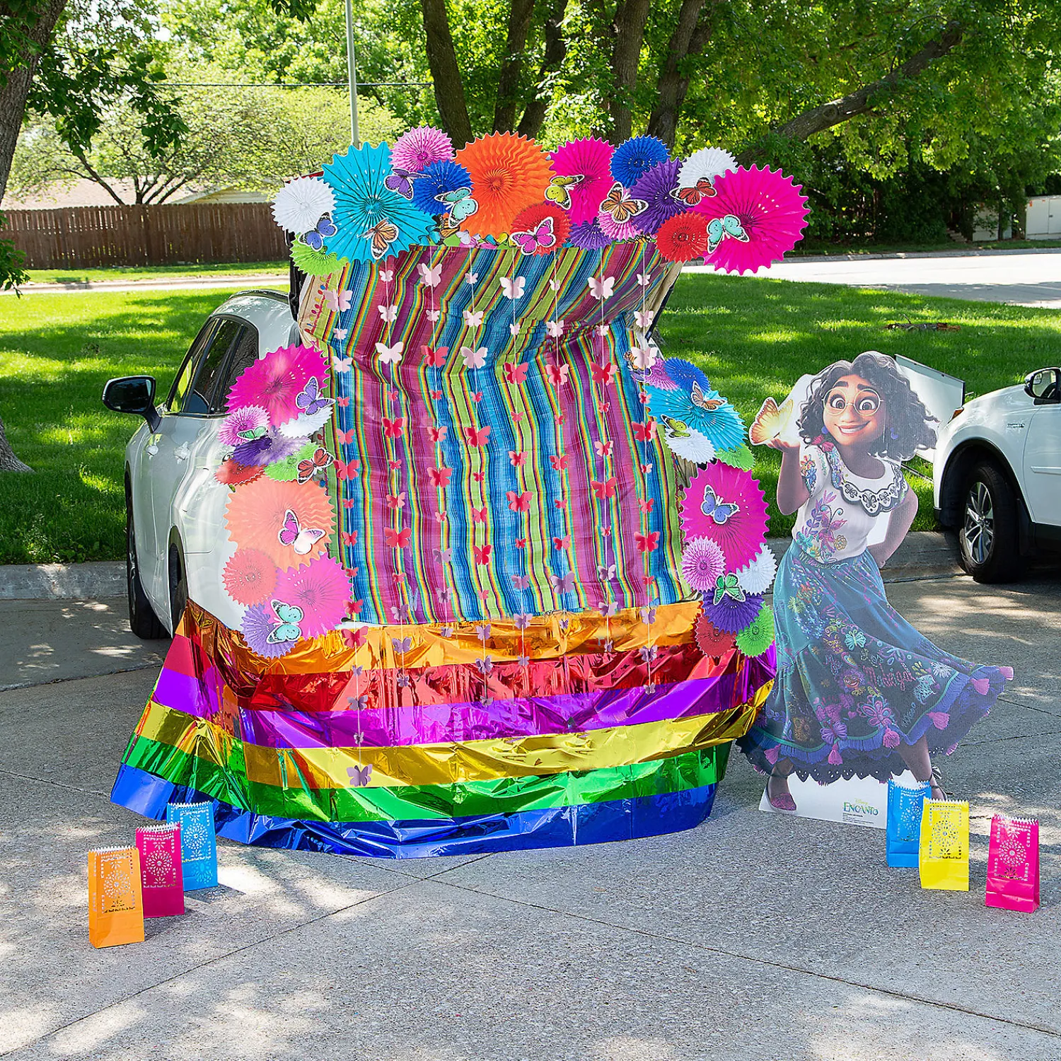 disneys_encanto_trunk_or__0.webp Disney's Encanto Trunk Or Treat Decorating Kit - 71 Pc.<Oriental Trading Sale