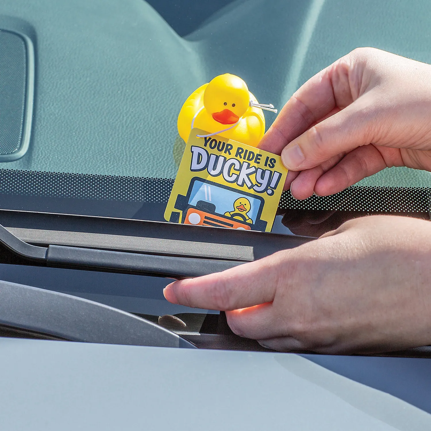 duck_duck_car_handout_kit_1.webp Oriental Trading Rubber Duckies*Duck Duck Car Handout Kit For 12