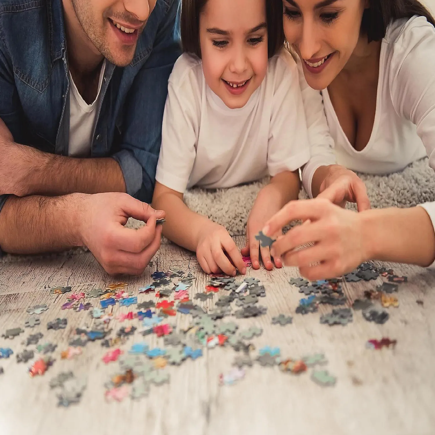 friends_cast_mega_micro___2.webp Oriental Trading Puzzles*Friends Cast Mega Micro 600 Piece Jigsaw Puzzle Tube
