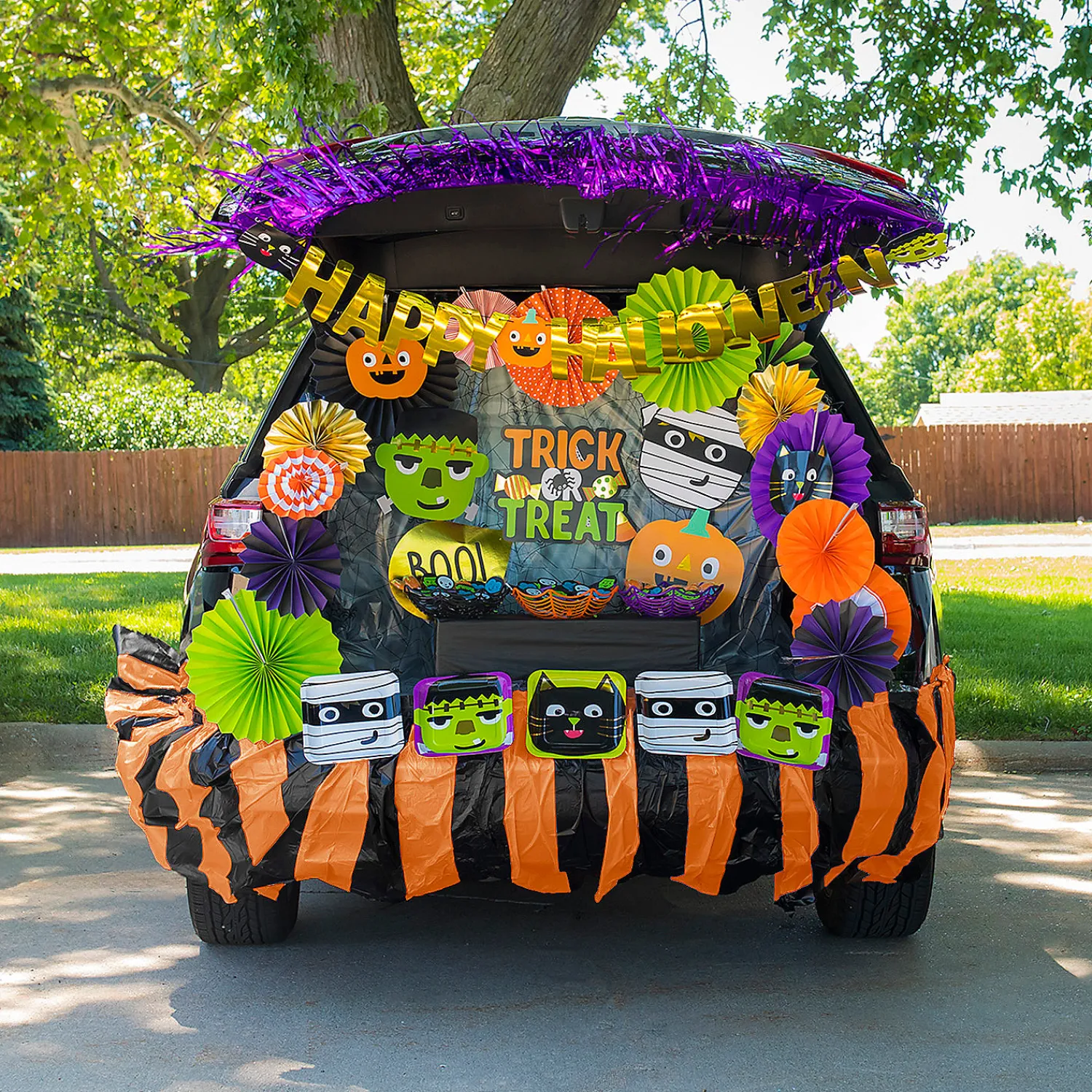 ghoul_gang_trunkortreat_d_0-1.webp Ghoul Gang Trunk-Or-Treat Decorating Kit - 34 Pc.<Oriental Trading Online