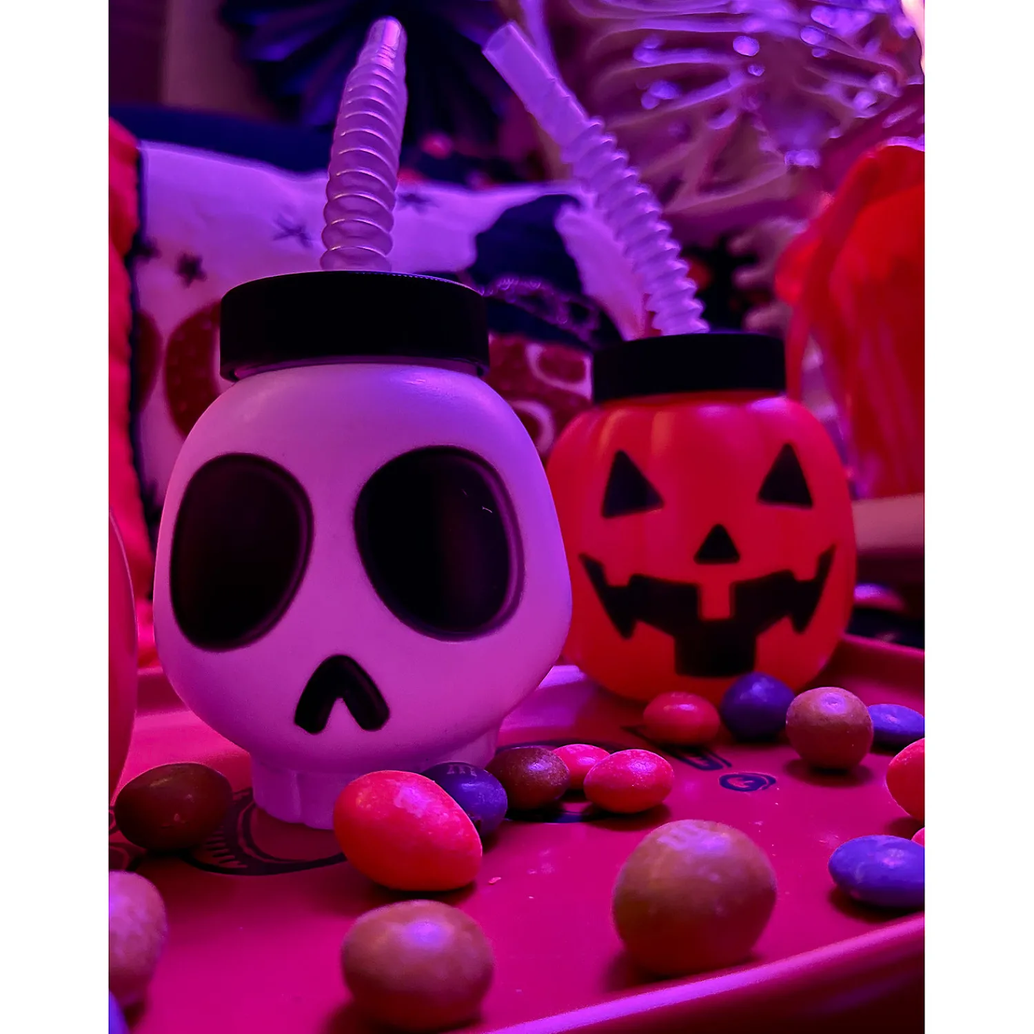 halloween_character_bpafr_1.webp Halloween Character Bpa-Free Plastic Cups With Lids & Straws - 12 Ct.<Oriental Trading New