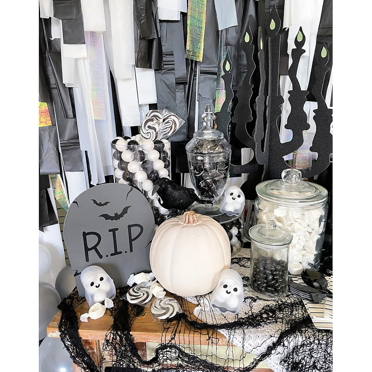 halloween_ghost_bpafree_p_1.webp Halloween Ghost Bpa-Free Plasitc Containers - 24 Pc.<Oriental Trading Sale