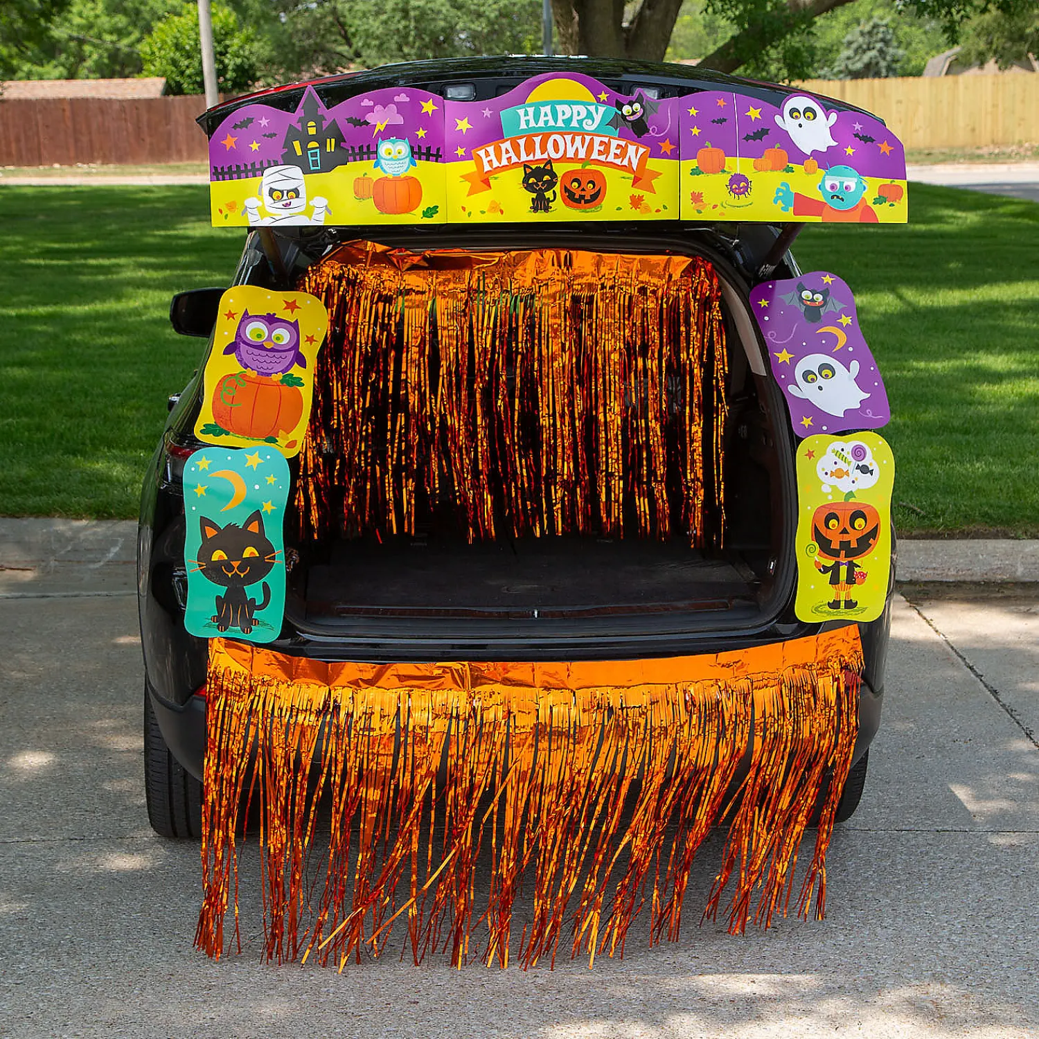 happy_halloween_trunkortr_0.webp Happy Halloween Trunk-Or-Treat Decorating Kit - 8 Pc.<Oriental Trading Shop