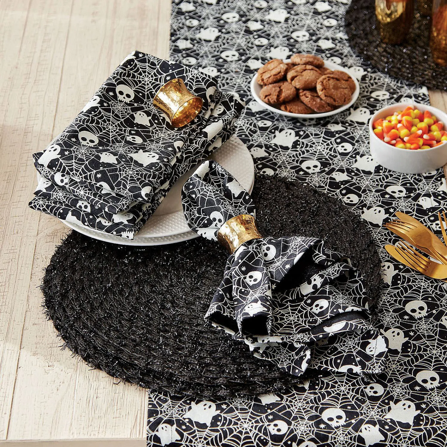 haunted_objects_printed_n_0.webp Haunted Objects Printed Napkin (Set Of 6)<Oriental Trading Best