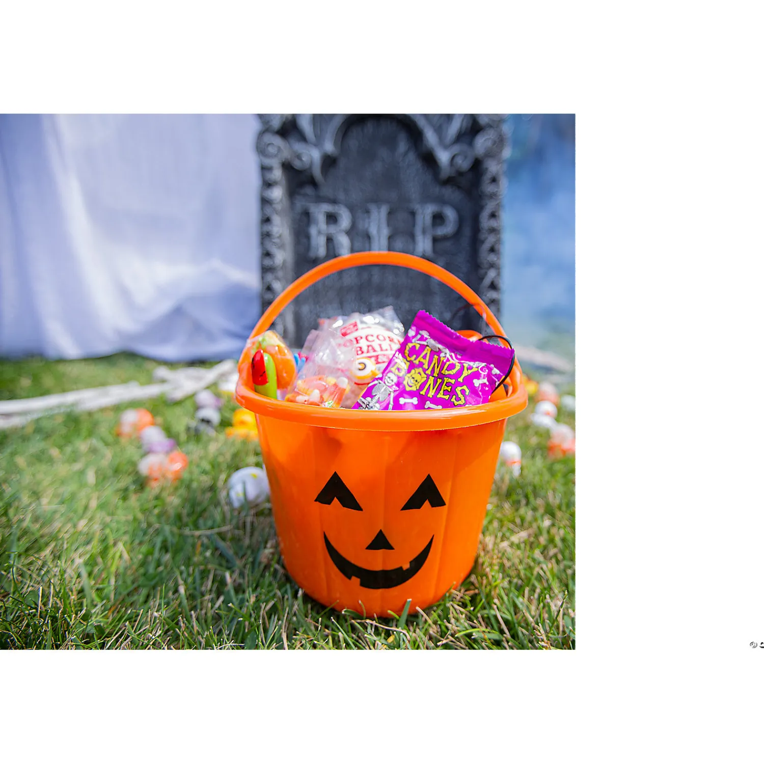 jackolantern_bpafree_plas_2.webp Jack-O'-Lantern Bpa-Free Plastic Trick-Or-Treat Buckets - 12 Pc.<Oriental Trading Store