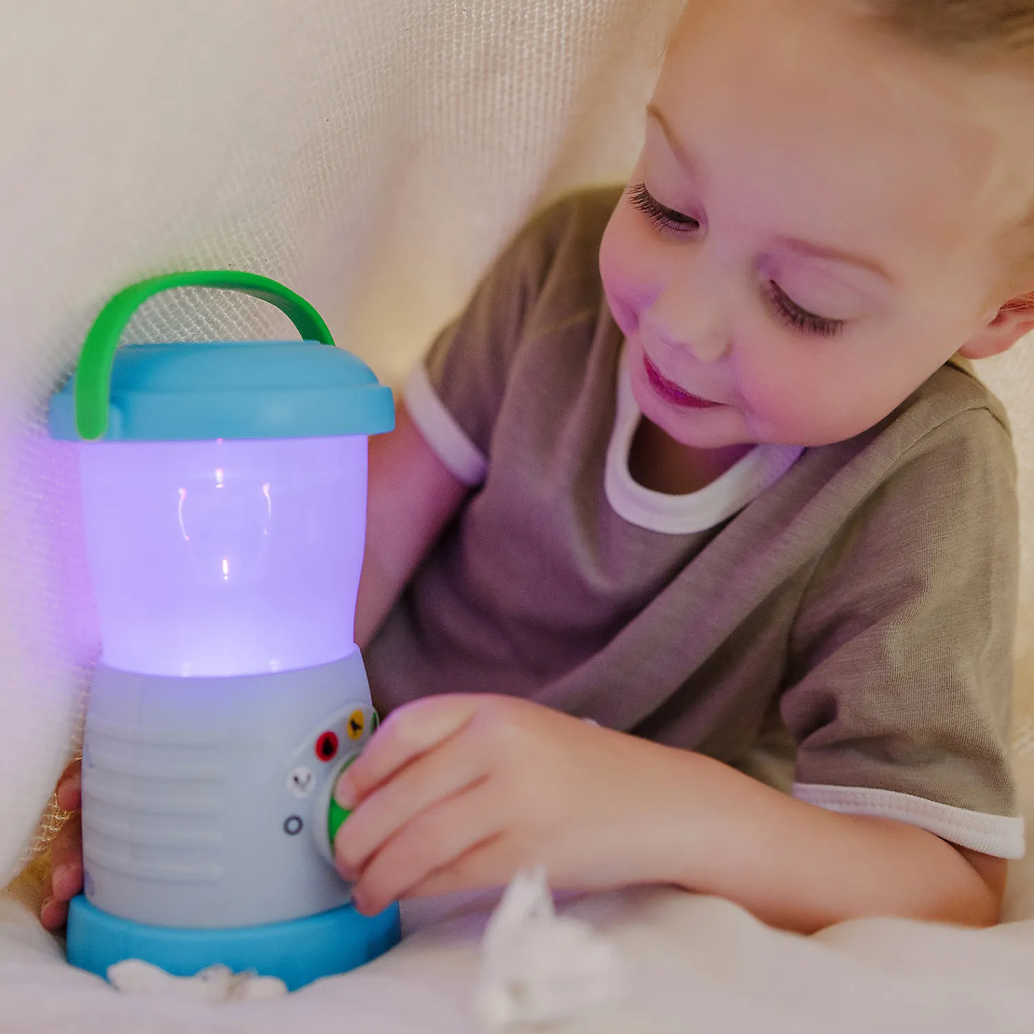 melissa__doug_lets_explor_4.webp Oriental Trading Play Sets*Melissa & Doug Let's Explore Light & Sound Lantern Play Set