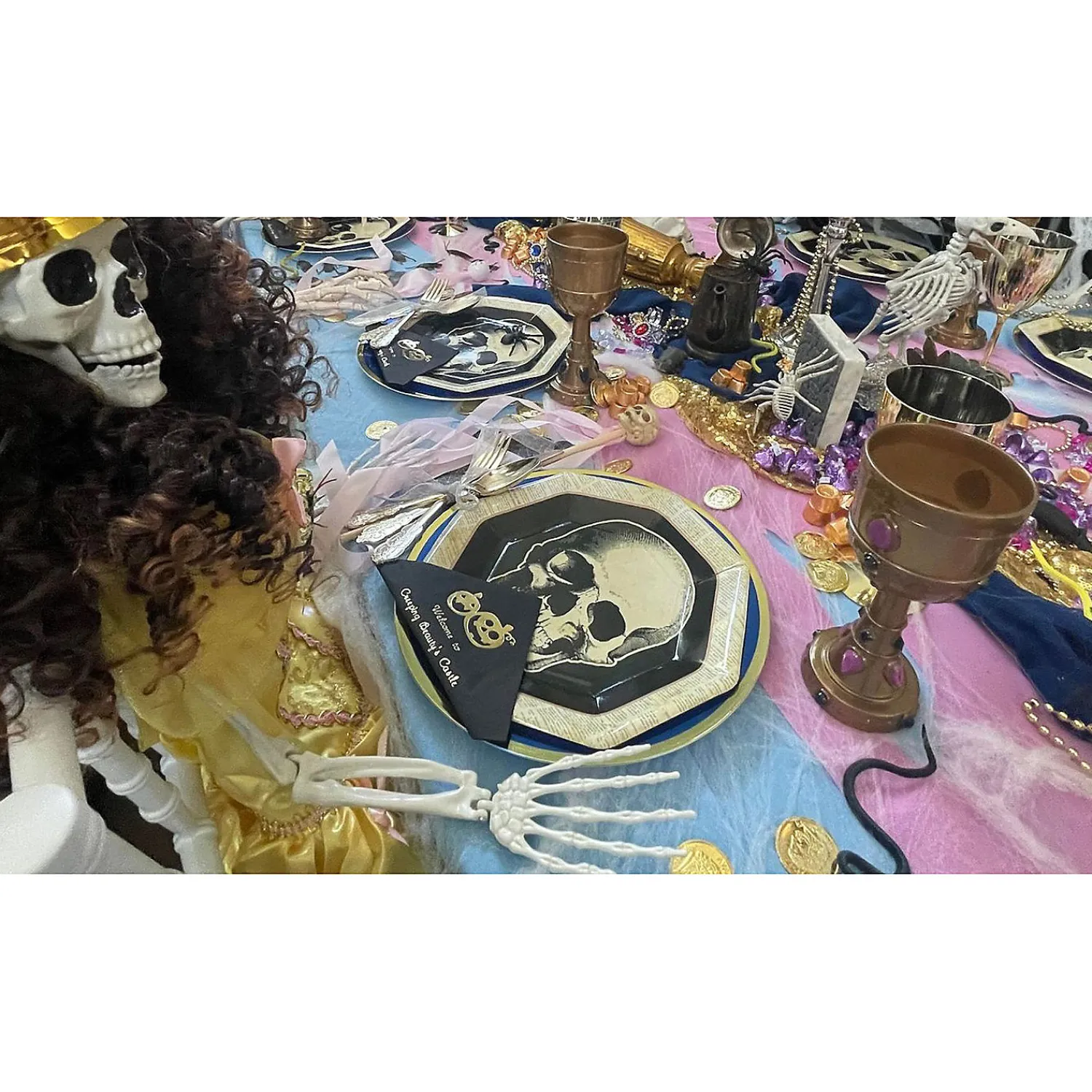 skull_vintage_halloween_p_2.webp Skull Vintage Halloween Paper Dinner Plates - 8 Ct.<Oriental Trading Cheap
