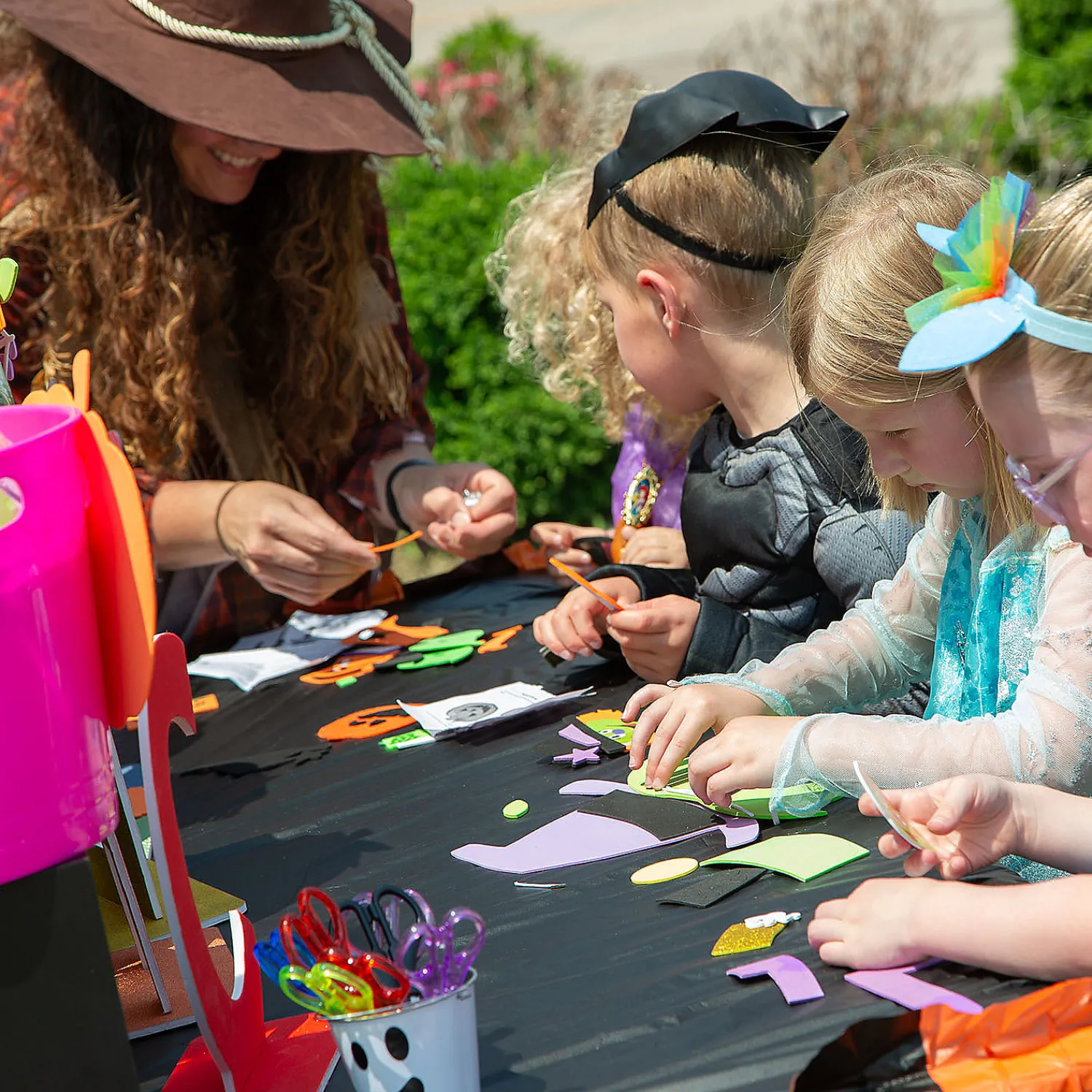 trunkortreat_craft_statio_2.webp Trunk-Or-Treat Craft Station - 318 Pc.<Oriental Trading Store